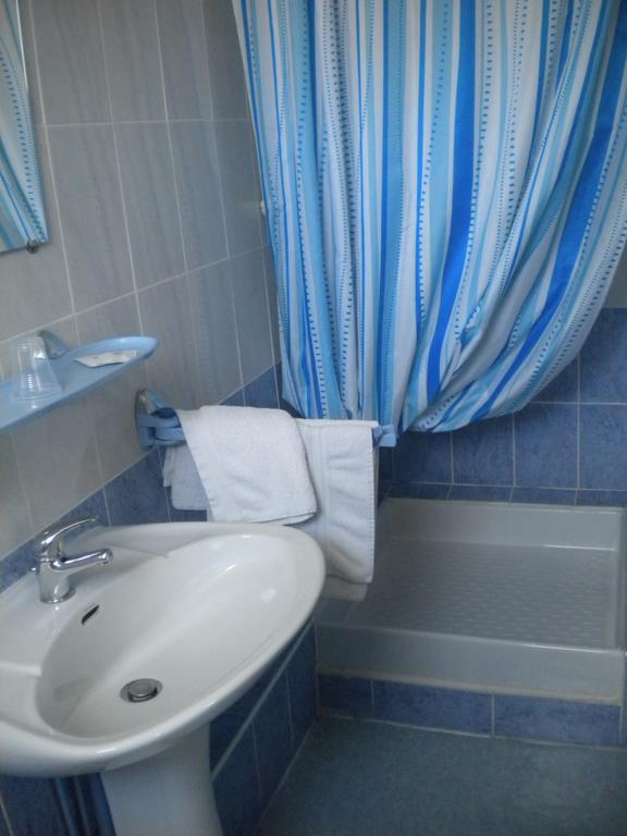 Hotel L'Acropole Nissan-lez-Enserune Rom bilde